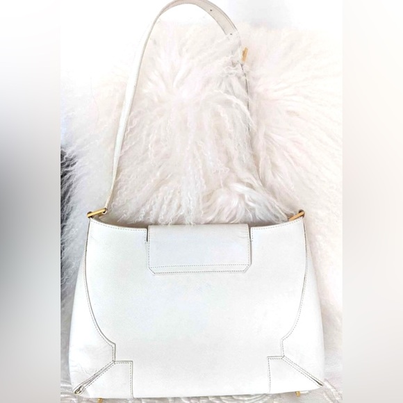 Vintage ST. JOHN Shoulder Handbag With Gold plaque. - Picture 4 of 10